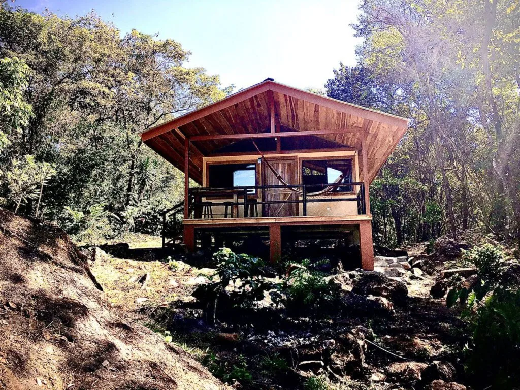 Cabina Macadamia Front